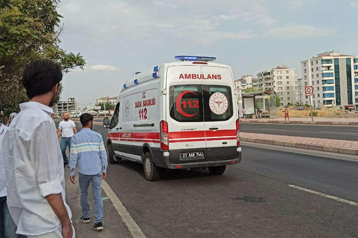 Yolun karşısına geçmek isterken arabanın altında kaldı Yolun karşısına geçmek isterken arabanın altında kaldı